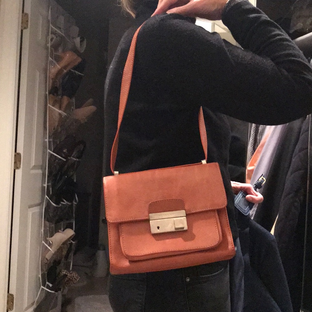Light brown michael Kors couture shoulder bag